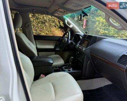 Белый Тойота Ленд Крузер Прадо, объемом двигателя 4 л и пробегом 373 тыс. км за 20500 $, фото 5 на Automoto.ua