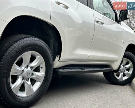 Білий Тойота Ленд Крузер Прадо, об'ємом двигуна 2.7 л та пробігом 180 тис. км за 20500 $, фото 26 на Automoto.ua