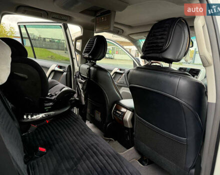 Белый Тойота Ленд Крузер Прадо, объемом двигателя 3.96 л и пробегом 320 тыс. км за 23999 $, фото 7 на Automoto.ua