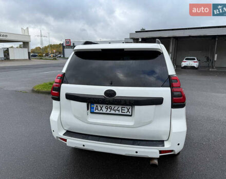 Белый Тойота Ленд Крузер Прадо, объемом двигателя 3.96 л и пробегом 320 тыс. км за 23999 $, фото 1 на Automoto.ua