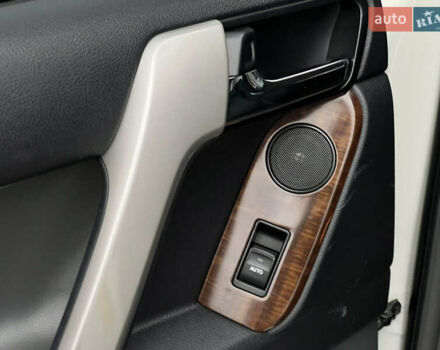 Белый Тойота Ленд Крузер Прадо, объемом двигателя 2.98 л и пробегом 150 тыс. км за 26500 $, фото 49 на Automoto.ua