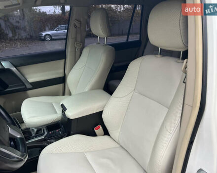 Белый Тойота Ленд Крузер Прадо, объемом двигателя 2.7 л и пробегом 228 тыс. км за 19950 $, фото 72 на Automoto.ua