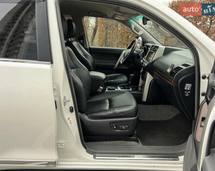 Белый Тойота Ленд Крузер Прадо, объемом двигателя 2.98 л и пробегом 150 тыс. км за 26500 $, фото 63 на Automoto.ua