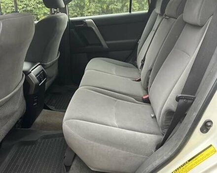 Белый Тойота Ленд Крузер Прадо, объемом двигателя 3 л и пробегом 294 тыс. км за 25500 $, фото 3 на Automoto.ua