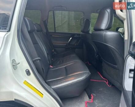 Белый Тойота Ленд Крузер Прадо, объемом двигателя 4 л и пробегом 237 тыс. км за 18750 $, фото 21 на Automoto.ua