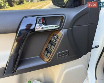 Белый Тойота Ленд Крузер Прадо, объемом двигателя 4 л и пробегом 373 тыс. км за 20500 $, фото 12 на Automoto.ua