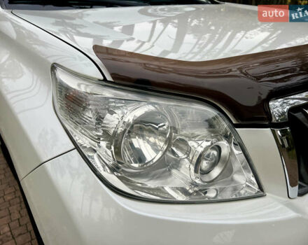 Белый Тойота Ленд Крузер Прадо, объемом двигателя 2.7 л и пробегом 228 тыс. км за 19950 $, фото 25 на Automoto.ua