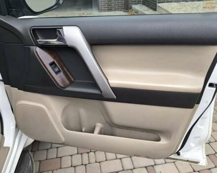 Белый Тойота Ленд Крузер Прадо, объемом двигателя 4 л и пробегом 320 тыс. км за 23500 $, фото 12 на Automoto.ua