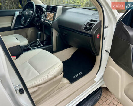 Белый Тойота Ленд Крузер Прадо, объемом двигателя 2.7 л и пробегом 228 тыс. км за 19950 $, фото 110 на Automoto.ua