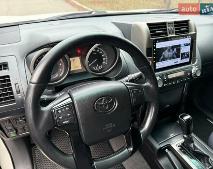 Белый Тойота Ленд Крузер Прадо, объемом двигателя 2.69 л и пробегом 248 тыс. км за 18500 $, фото 11 на Automoto.ua