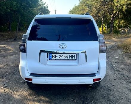 Белый Тойота Ленд Крузер Прадо, объемом двигателя 40 л и пробегом 180 тыс. км за 22500 $, фото 4 на Automoto.ua