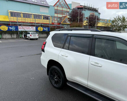 Белый Тойота Ленд Крузер Прадо, объемом двигателя 3.96 л и пробегом 320 тыс. км за 23999 $, фото 3 на Automoto.ua