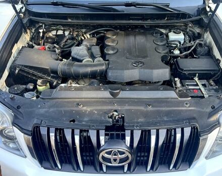 Белый Тойота Ленд Крузер Прадо, объемом двигателя 40 л и пробегом 180 тыс. км за 22500 $, фото 12 на Automoto.ua