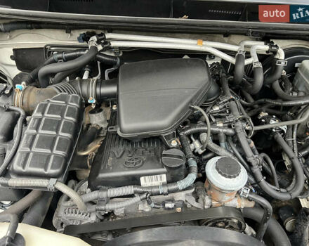 Белый Тойота Ленд Крузер Прадо, объемом двигателя 2.7 л и пробегом 228 тыс. км за 19950 $, фото 59 на Automoto.ua