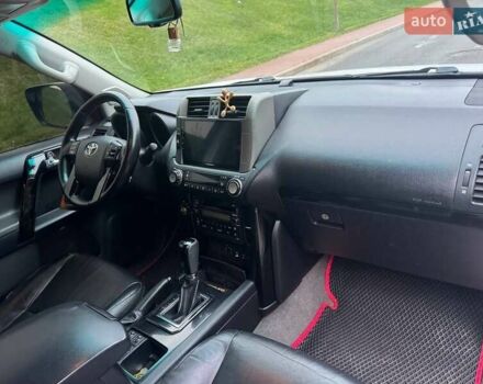 Белый Тойота Ленд Крузер Прадо, объемом двигателя 4 л и пробегом 237 тыс. км за 18750 $, фото 14 на Automoto.ua