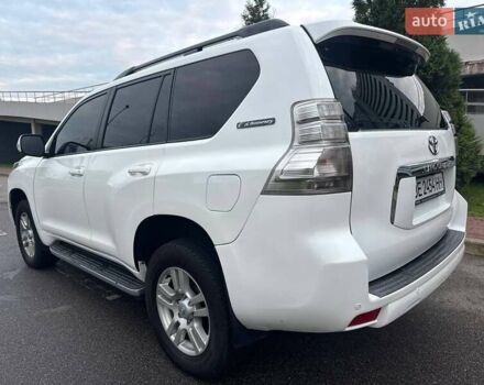 Белый Тойота Ленд Крузер Прадо, объемом двигателя 4 л и пробегом 237 тыс. км за 18750 $, фото 3 на Automoto.ua