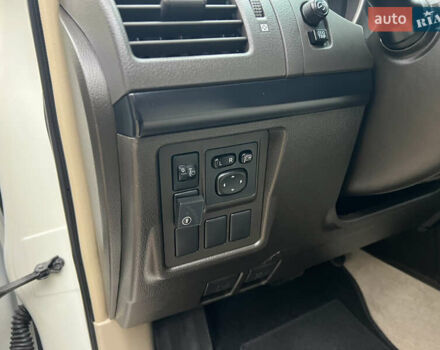 Белый Тойота Ленд Крузер Прадо, объемом двигателя 2.7 л и пробегом 228 тыс. км за 19950 $, фото 75 на Automoto.ua