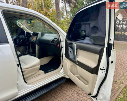 Белый Тойота Ленд Крузер Прадо, объемом двигателя 2.7 л и пробегом 228 тыс. км за 19950 $, фото 109 на Automoto.ua