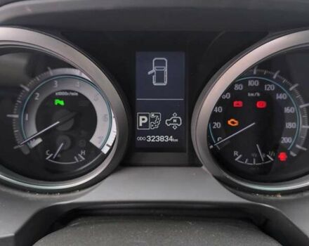 Белый Тойота Ленд Крузер Прадо, объемом двигателя 4 л и пробегом 320 тыс. км за 23500 $, фото 21 на Automoto.ua