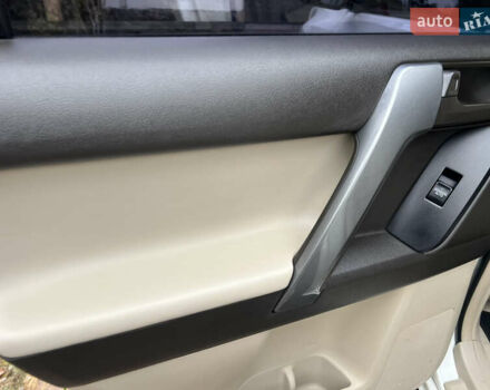 Белый Тойота Ленд Крузер Прадо, объемом двигателя 2.7 л и пробегом 228 тыс. км за 19950 $, фото 99 на Automoto.ua