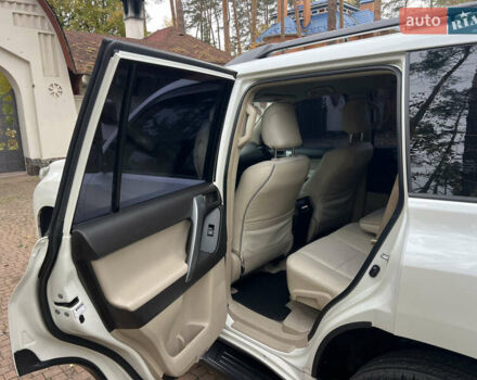 Белый Тойота Ленд Крузер Прадо, объемом двигателя 2.7 л и пробегом 228 тыс. км за 19950 $, фото 92 на Automoto.ua