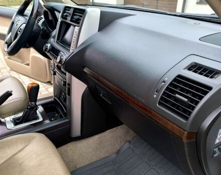 Белый Тойота Ленд Крузер Прадо, объемом двигателя 4 л и пробегом 320 тыс. км за 22000 $, фото 5 на Automoto.ua