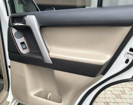 Белый Тойота Ленд Крузер Прадо, объемом двигателя 4 л и пробегом 320 тыс. км за 22000 $, фото 15 на Automoto.ua