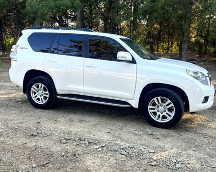 Белый Тойота Ленд Крузер Прадо, объемом двигателя 40 л и пробегом 180 тыс. км за 22500 $, фото 2 на Automoto.ua