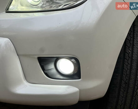 Белый Тойота Ленд Крузер Прадо, объемом двигателя 2.7 л и пробегом 228 тыс. км за 19950 $, фото 9 на Automoto.ua