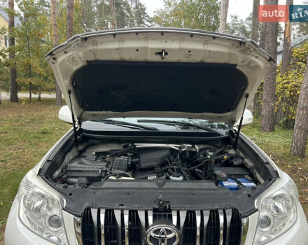 Белый Тойота Ленд Крузер Прадо, объемом двигателя 2.7 л и пробегом 228 тыс. км за 19950 $, фото 55 на Automoto.ua