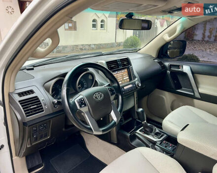 Белый Тойота Ленд Крузер Прадо, объемом двигателя 2.7 л и пробегом 228 тыс. км за 19950 $, фото 66 на Automoto.ua