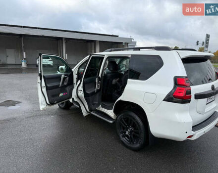 Белый Тойота Ленд Крузер Прадо, объемом двигателя 3.96 л и пробегом 320 тыс. км за 23999 $, фото 4 на Automoto.ua