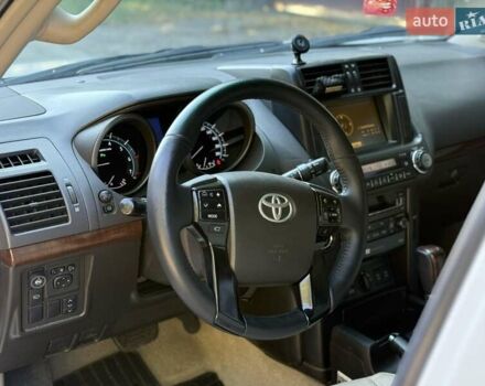 Белый Тойота Ленд Крузер Прадо, объемом двигателя 4 л и пробегом 373 тыс. км за 20500 $, фото 13 на Automoto.ua