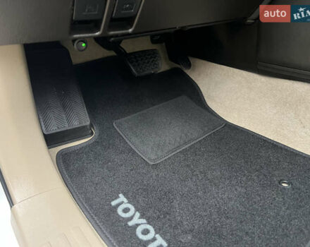 Белый Тойота Ленд Крузер Прадо, объемом двигателя 2.7 л и пробегом 228 тыс. км за 19950 $, фото 69 на Automoto.ua