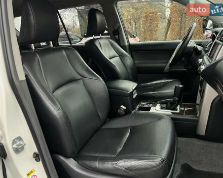 Белый Тойота Ленд Крузер Прадо, объемом двигателя 2.98 л и пробегом 150 тыс. км за 26500 $, фото 64 на Automoto.ua