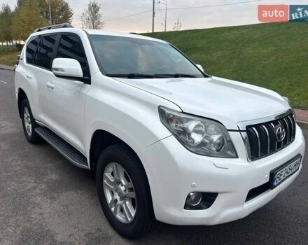 Белый Тойота Ленд Крузер Прадо, объемом двигателя 4 л и пробегом 237 тыс. км за 18750 $, фото 1 на Automoto.ua