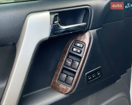 Белый Тойота Ленд Крузер Прадо, объемом двигателя 4 л и пробегом 193 тыс. км за 23700 $, фото 13 на Automoto.ua