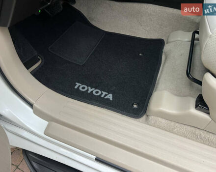 Белый Тойота Ленд Крузер Прадо, объемом двигателя 2.7 л и пробегом 228 тыс. км за 19950 $, фото 68 на Automoto.ua