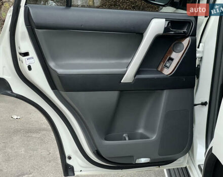 Белый Тойота Ленд Крузер Прадо, объемом двигателя 2.98 л и пробегом 150 тыс. км за 26500 $, фото 48 на Automoto.ua