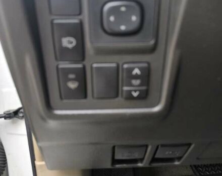 Белый Тойота Ленд Крузер Прадо, объемом двигателя 4 л и пробегом 320 тыс. км за 22000 $, фото 20 на Automoto.ua