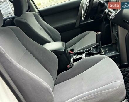 Білий Тойота Ленд Крузер Прадо, об'ємом двигуна 2.7 л та пробігом 180 тис. км за 20500 $, фото 53 на Automoto.ua