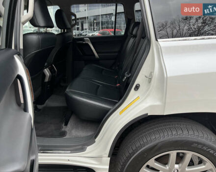 Белый Тойота Ленд Крузер Прадо, объемом двигателя 2.98 л и пробегом 150 тыс. км за 26500 $, фото 50 на Automoto.ua