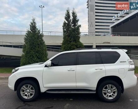 Белый Тойота Ленд Крузер Прадо, объемом двигателя 4 л и пробегом 237 тыс. км за 18750 $, фото 8 на Automoto.ua