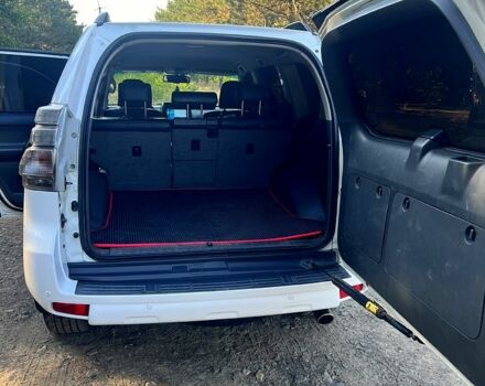 Белый Тойота Ленд Крузер Прадо, объемом двигателя 40 л и пробегом 180 тыс. км за 22500 $, фото 8 на Automoto.ua