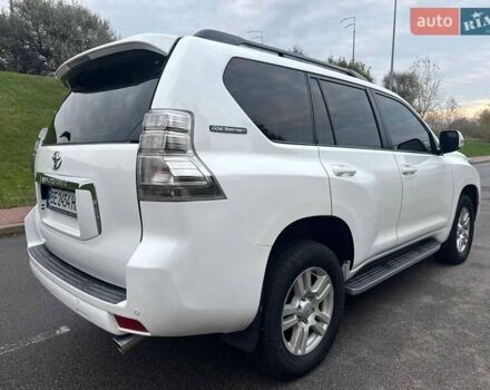 Белый Тойота Ленд Крузер Прадо, объемом двигателя 4 л и пробегом 237 тыс. км за 18750 $, фото 4 на Automoto.ua