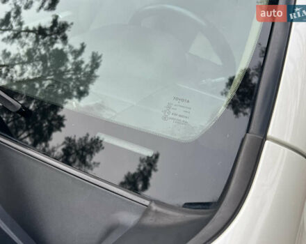 Белый Тойота Ленд Крузер Прадо, объемом двигателя 2.7 л и пробегом 228 тыс. км за 19950 $, фото 30 на Automoto.ua