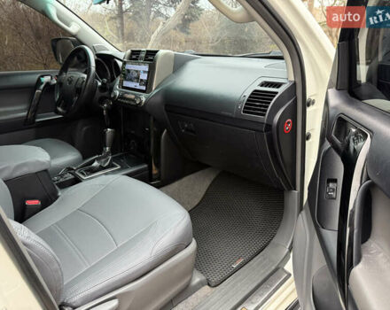 Белый Тойота Ленд Крузер Прадо, объемом двигателя 2.69 л и пробегом 248 тыс. км за 18500 $, фото 18 на Automoto.ua