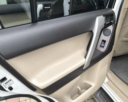 Белый Тойота Ленд Крузер Прадо, объемом двигателя 4 л и пробегом 320 тыс. км за 22000 $, фото 25 на Automoto.ua