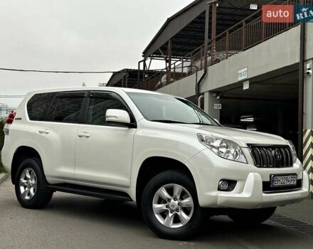 Белый Тойота Ленд Крузер Прадо, объемом двигателя 2.7 л и пробегом 180 тыс. км за 20500 $, фото 2 на Automoto.ua