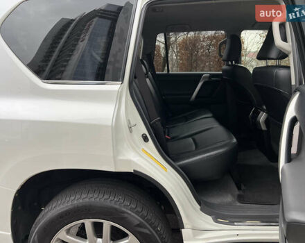 Белый Тойота Ленд Крузер Прадо, объемом двигателя 2.98 л и пробегом 150 тыс. км за 26500 $, фото 59 на Automoto.ua